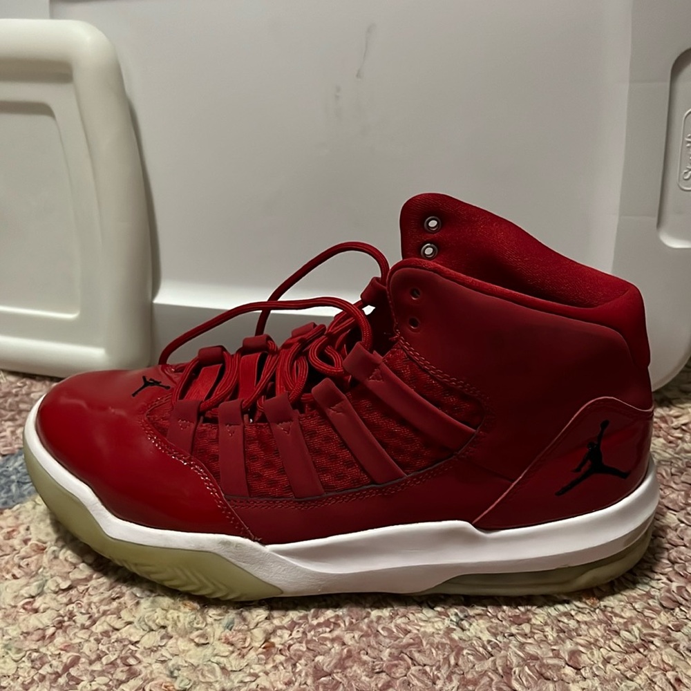 Nike Air Jordan Max Aura